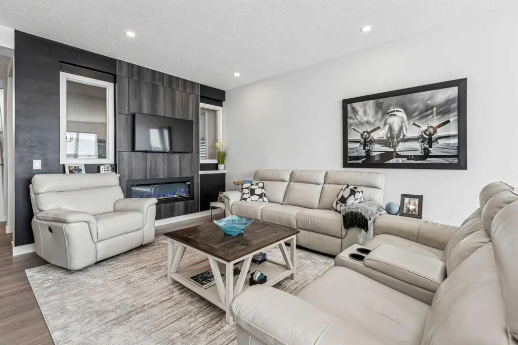 123 Mitchell Way NW