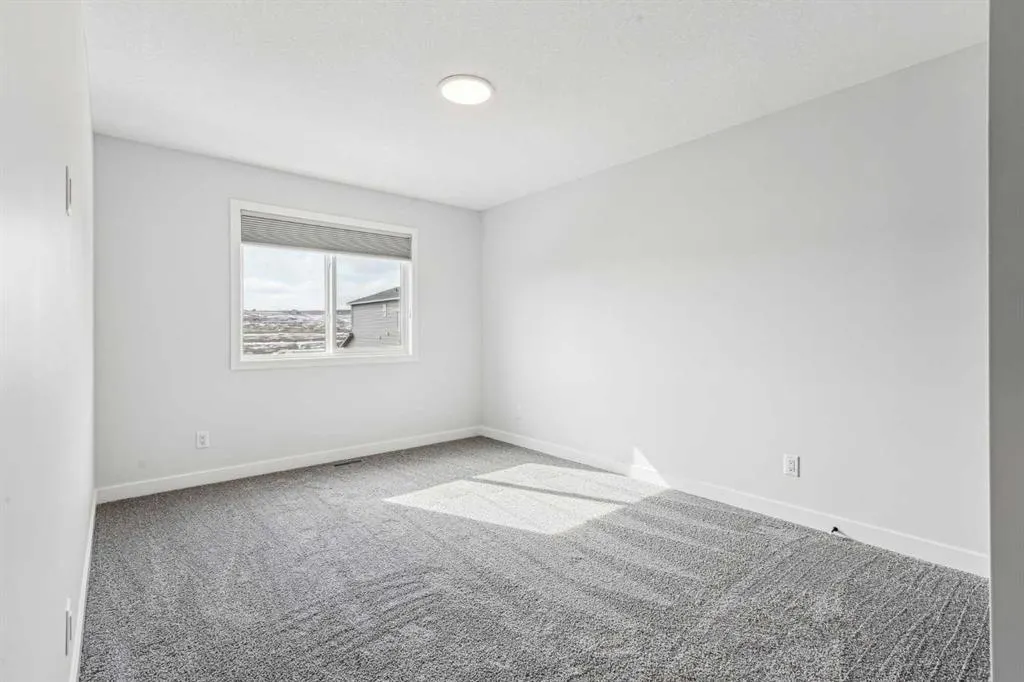 123 Mitchell Way NW