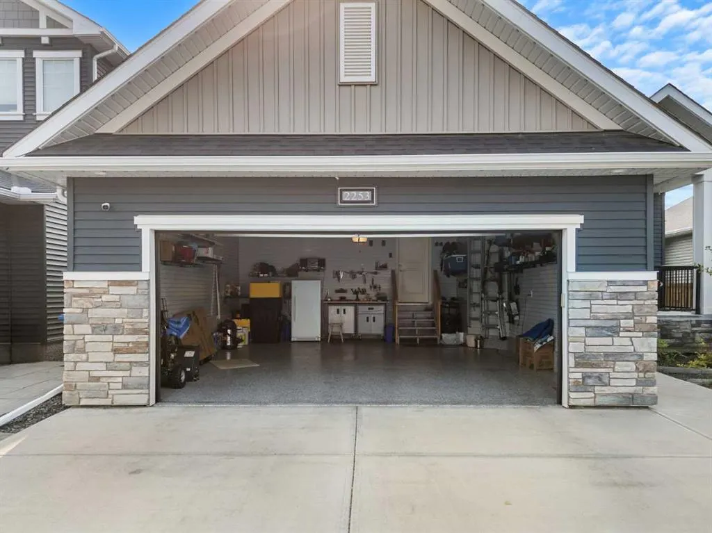 2253 Bayside Road SW
