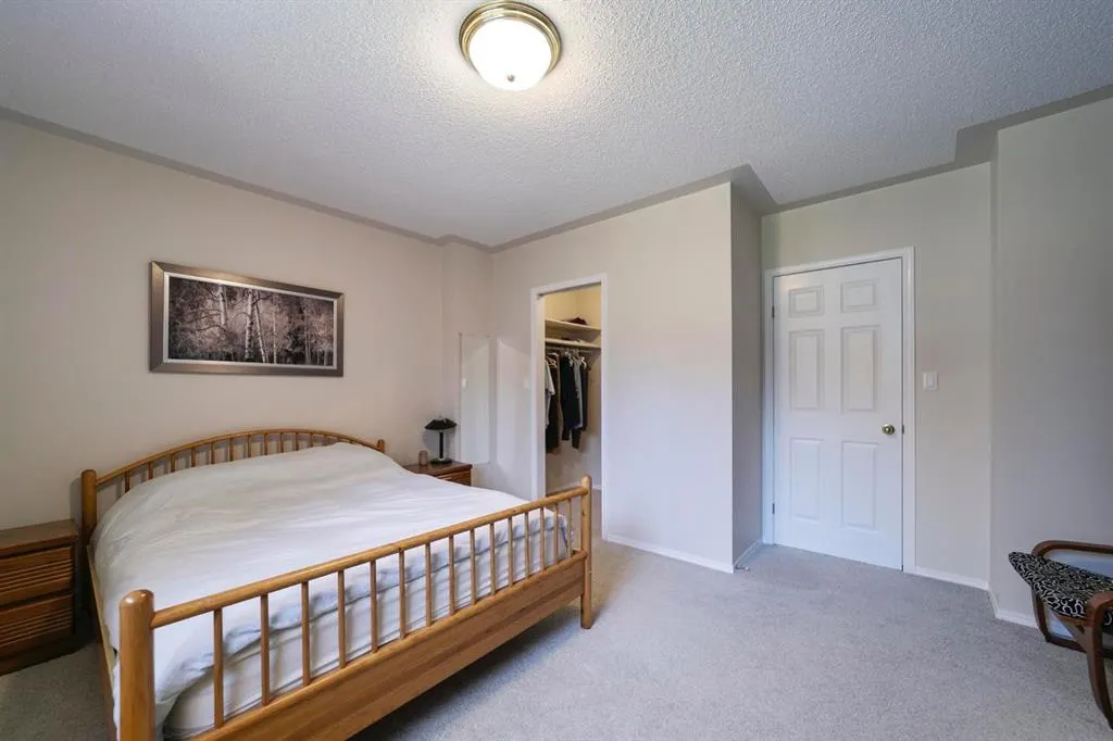 5014 56 Street, #2