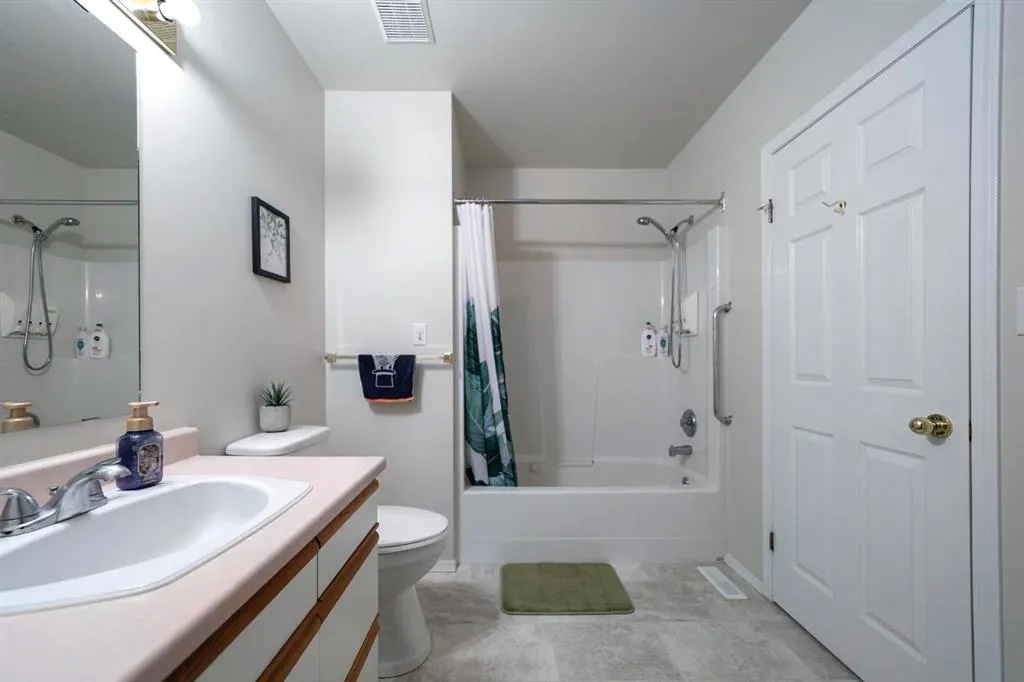 5014 56 Street, #2
