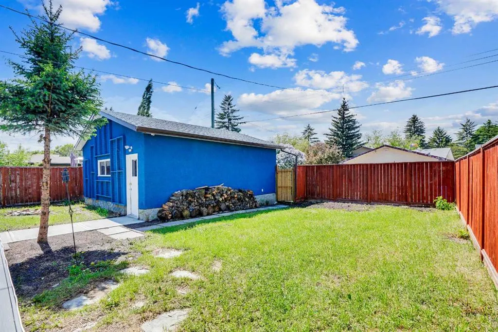1344 Lake Michigan Crescent SE