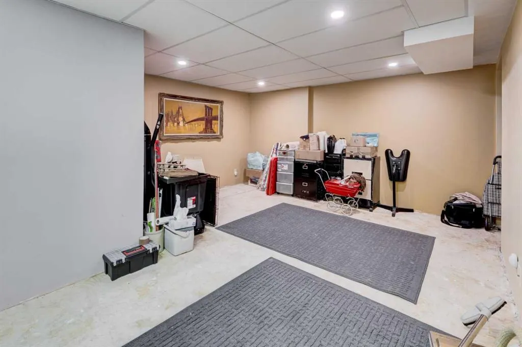 2300 Oakmoor Drive SW, #110
