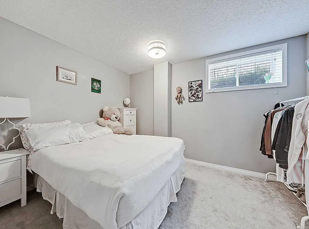 169 Woodpark Court SW