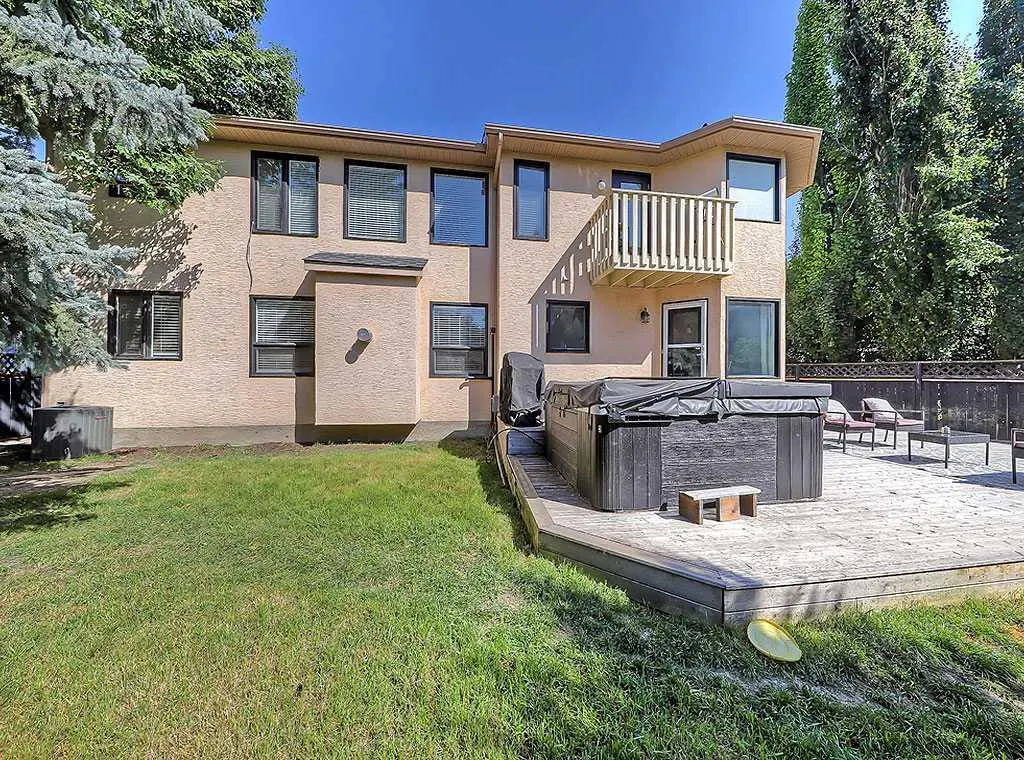 169 Woodpark Court SW