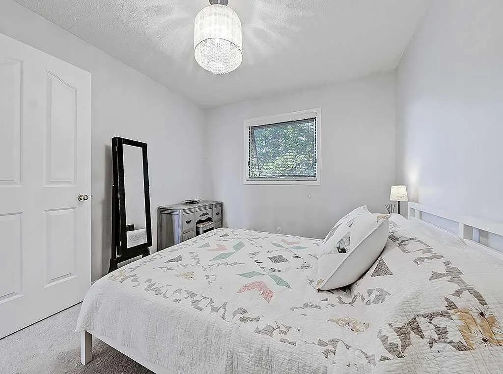 169 Woodpark Court SW