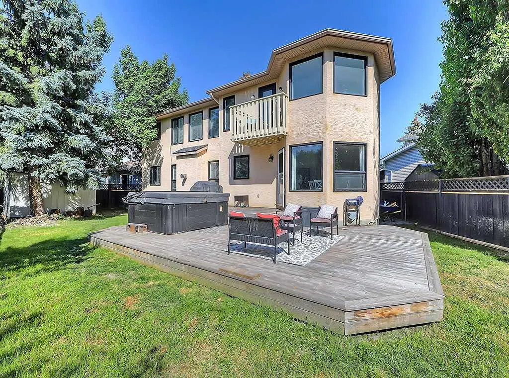 169 Woodpark Court SW