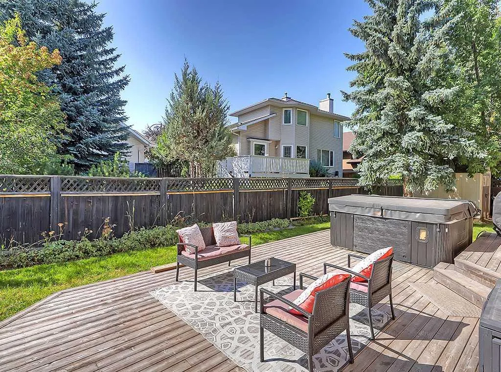 169 Woodpark Court SW