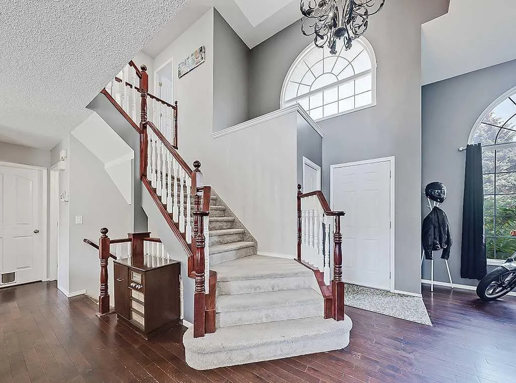 169 Woodpark Court SW