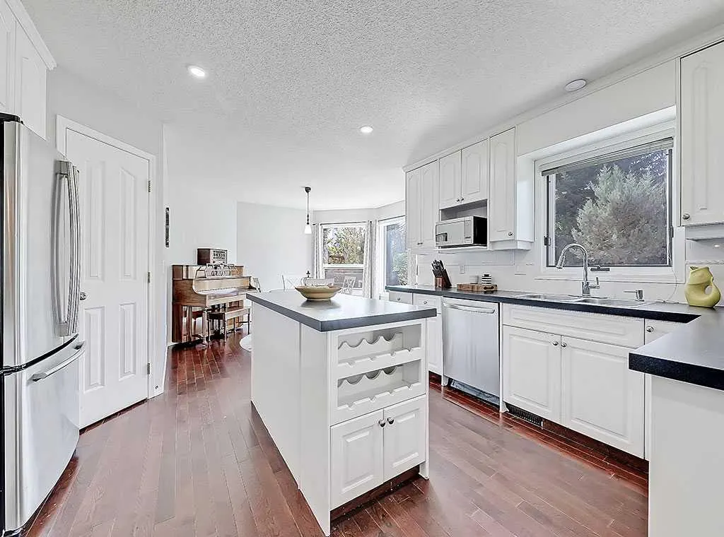 169 Woodpark Court SW