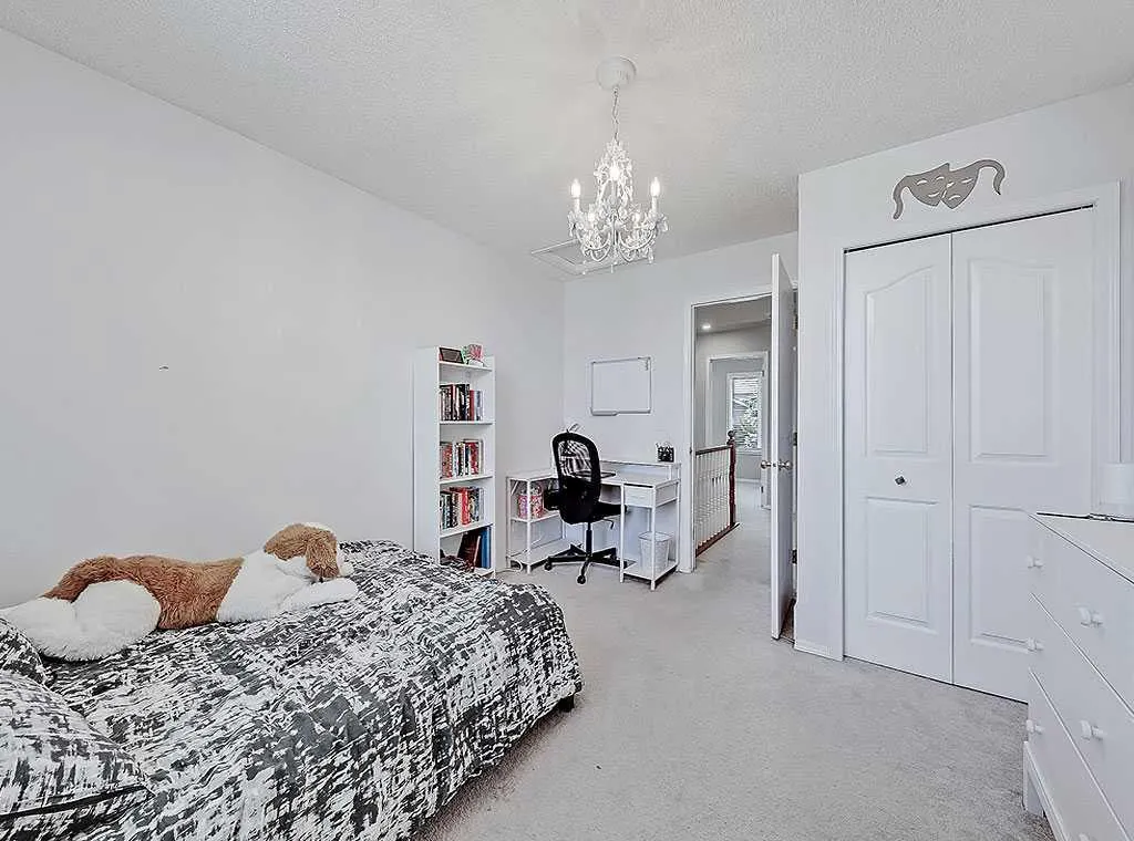 169 Woodpark Court SW