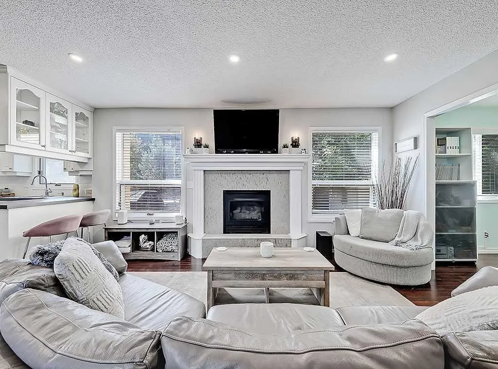 169 Woodpark Court SW