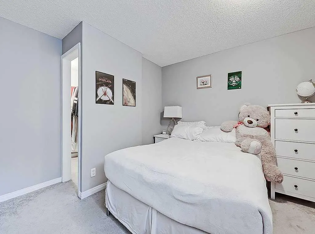 169 Woodpark Court SW