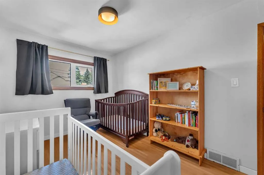 120A 27 Avenue NE