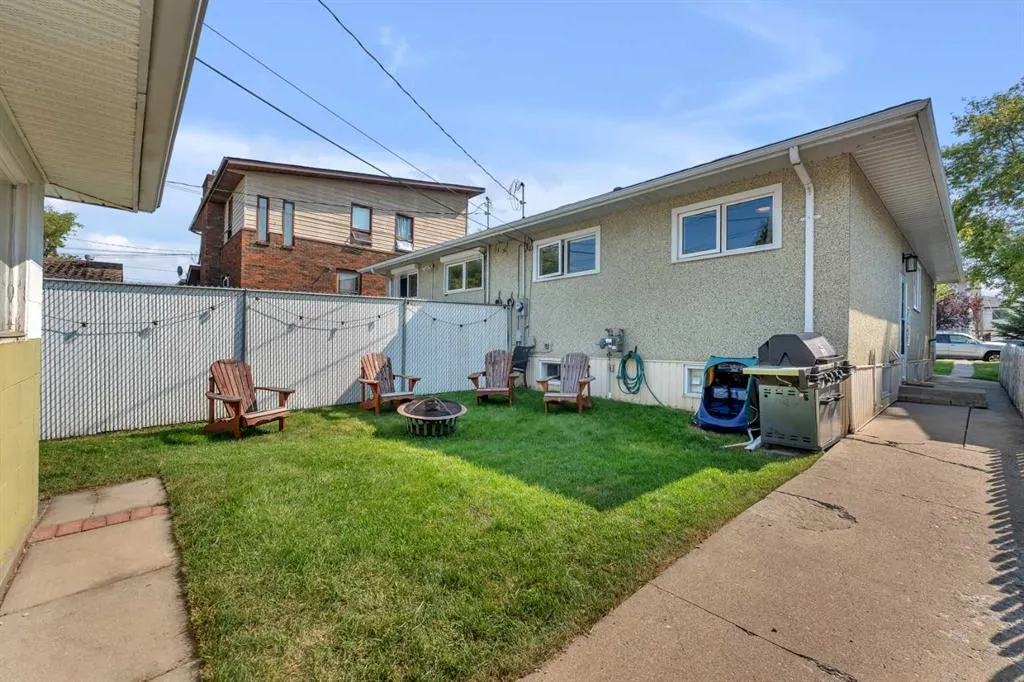 120A 27 Avenue NE