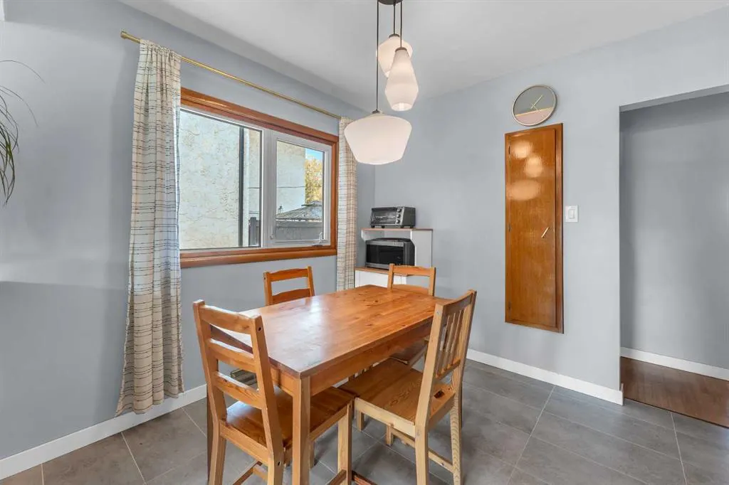 120A 27 Avenue NE