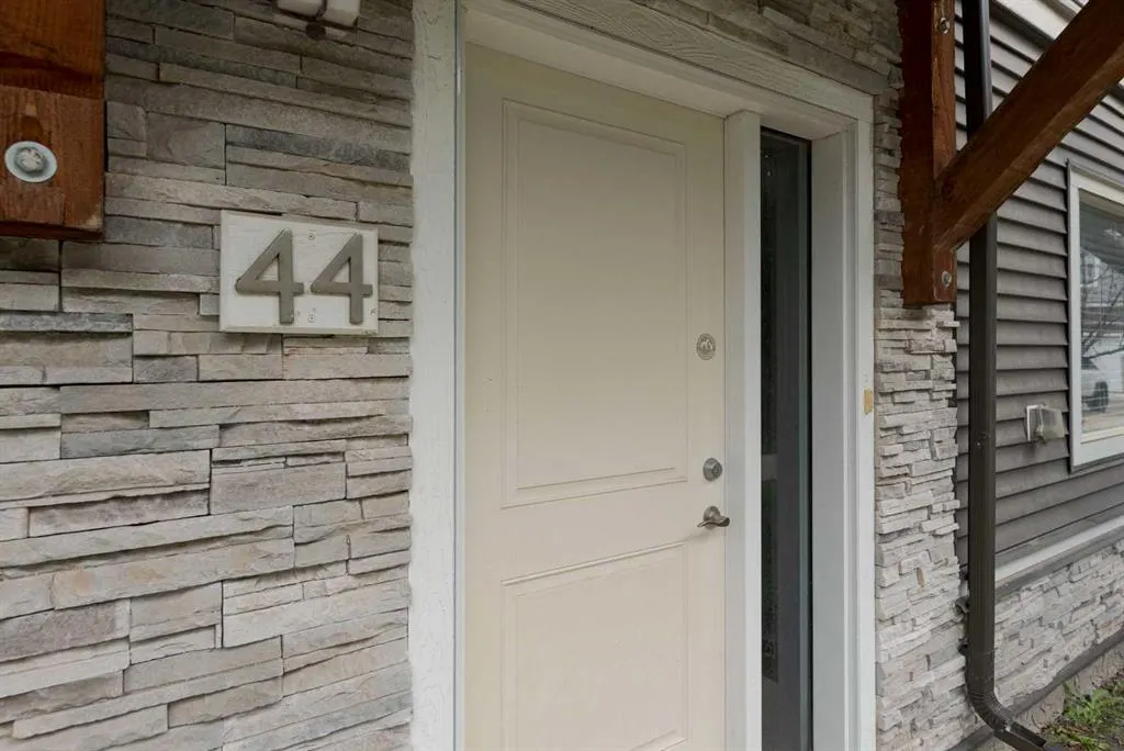 141 Fontaine Crescent, #44