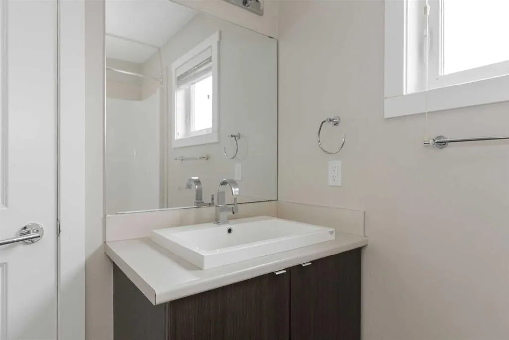 141 Fontaine Crescent, #44