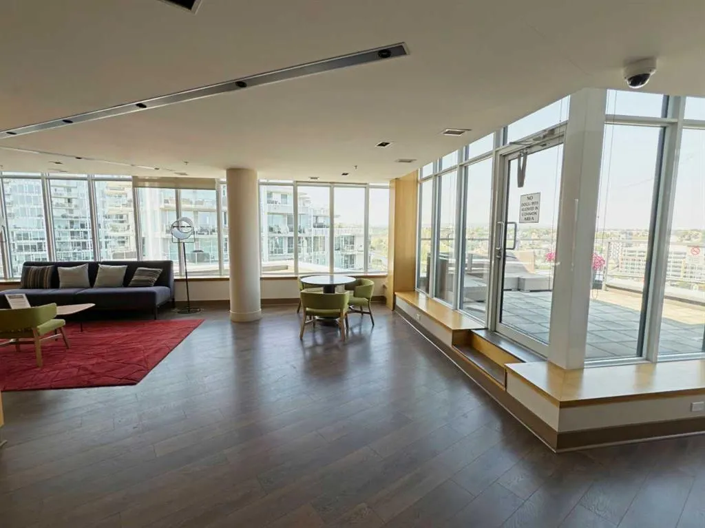 550 Riverfront Avenue SE, #406