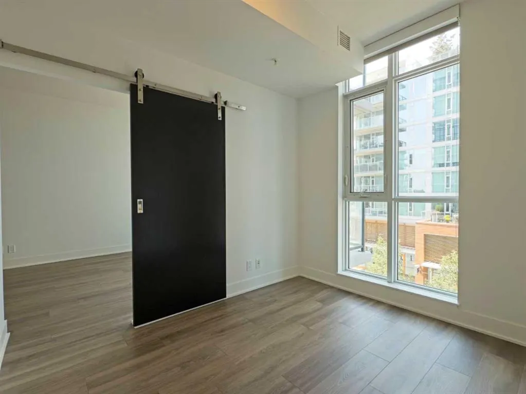 550 Riverfront Avenue SE, #406