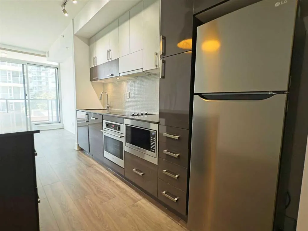 550 Riverfront Avenue SE, #406