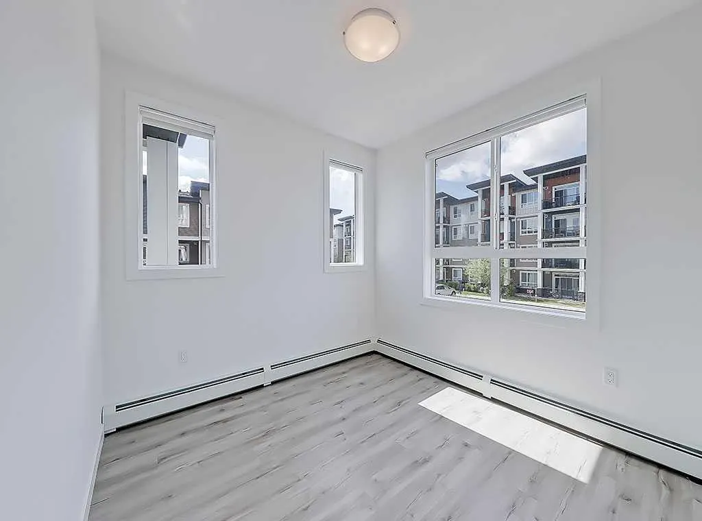 25 Walgrove SE, #201