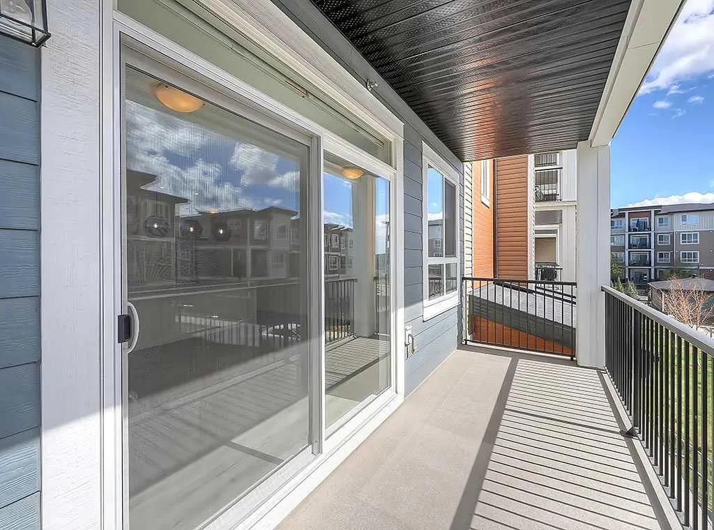 25 Walgrove SE, #201
