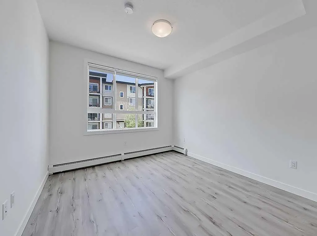 25 Walgrove SE, #201