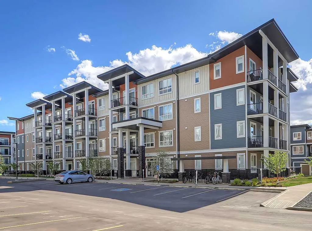 25 Walgrove SE, #201
