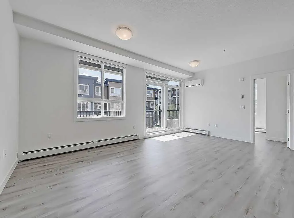 25 Walgrove SE, #201