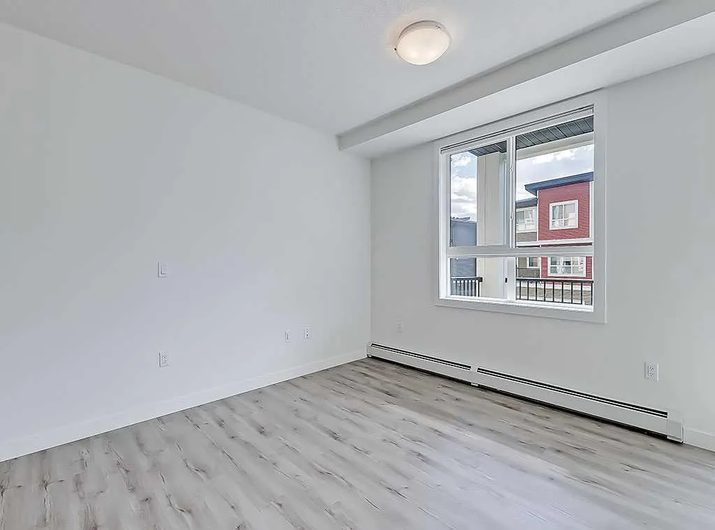 25 Walgrove SE, #201