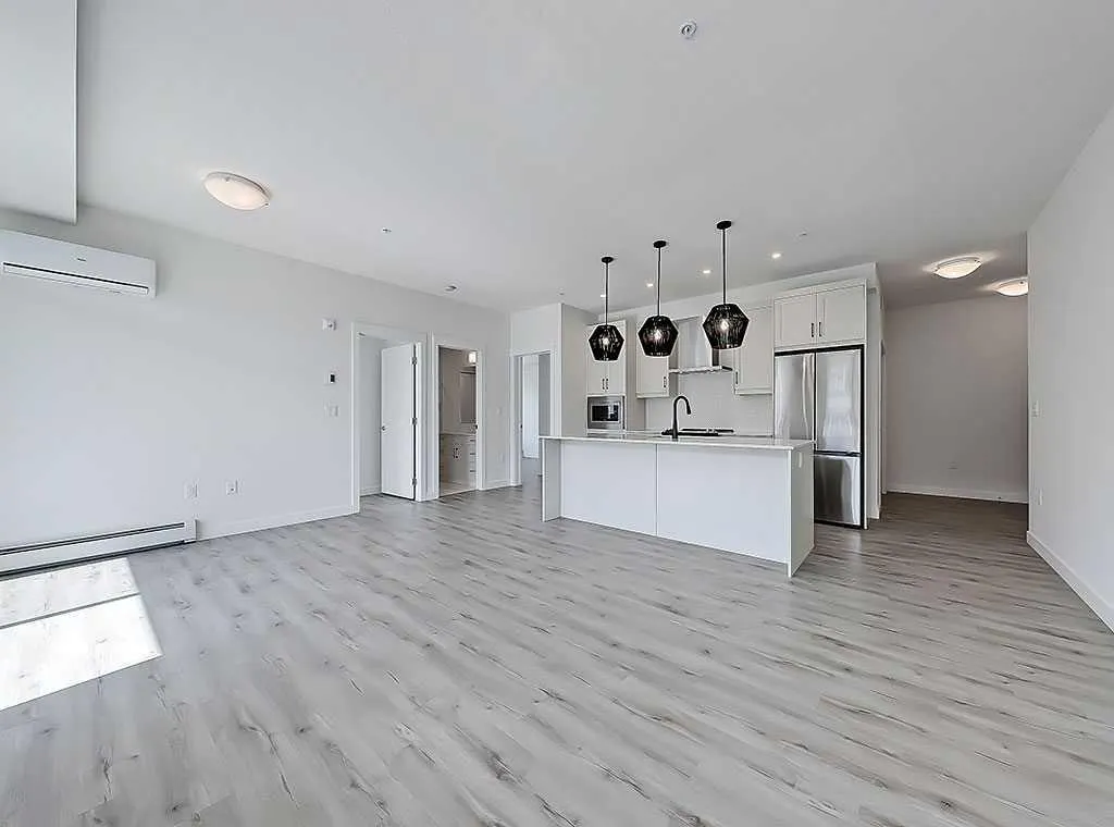 25 Walgrove SE, #201