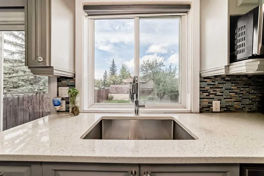 42 Taraglen Road NE
