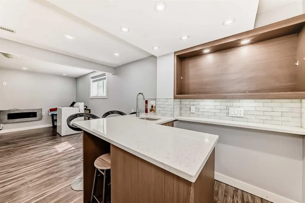 42 Taraglen Road NE