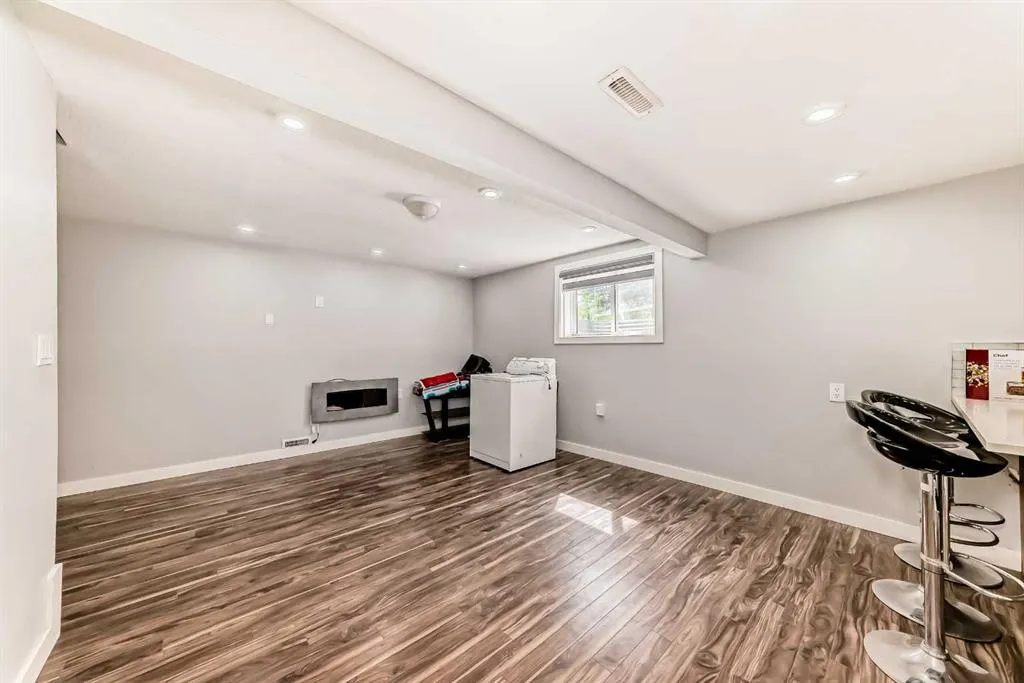 42 Taraglen Road NE