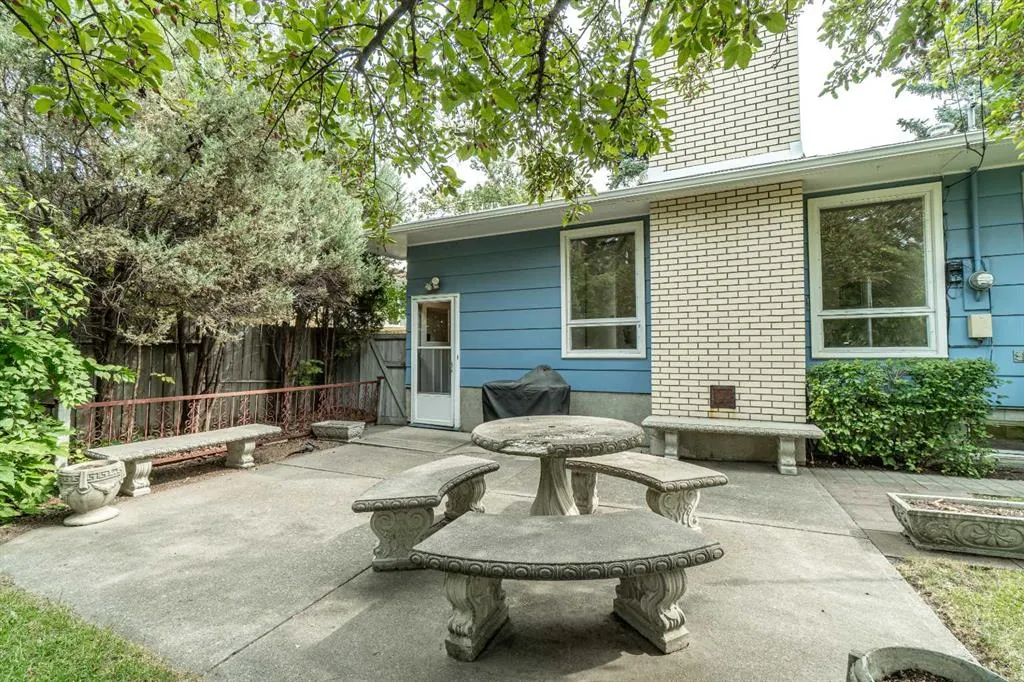 1099 Acadia Drive SE
