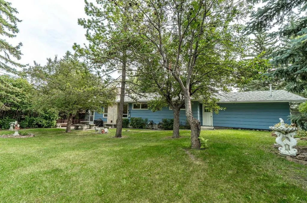 1099 Acadia Drive SE