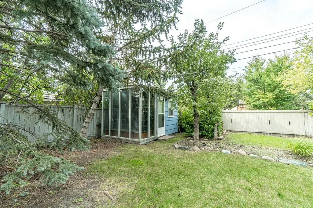 1099 Acadia Drive SE