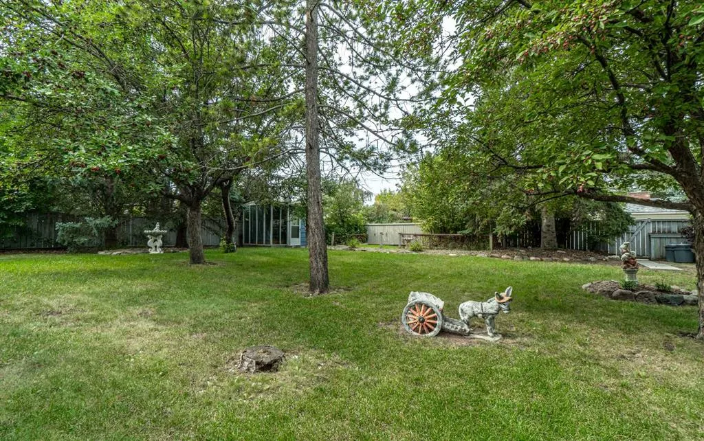 1099 Acadia Drive SE