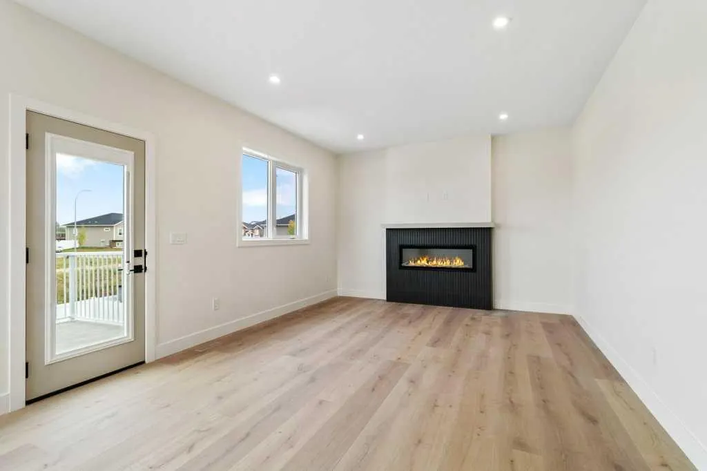 10 Aura Drive