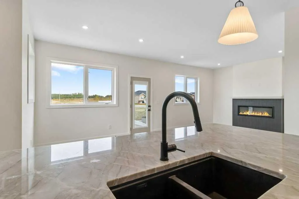 10 Aura Drive
