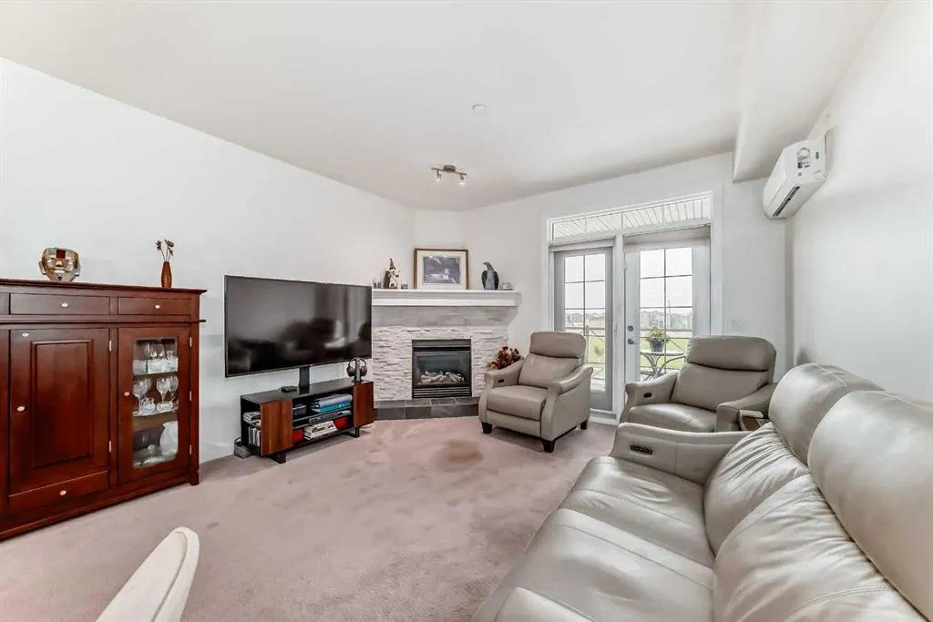 1005A Westmount Drive, #211
