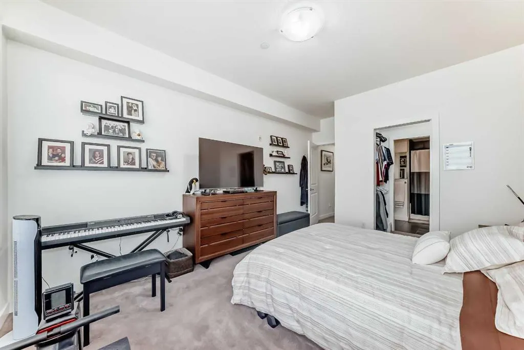 1005A Westmount Drive, #211