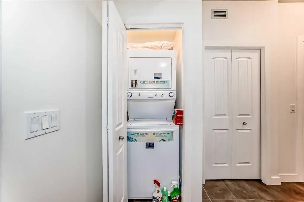 1005A Westmount Drive, #211