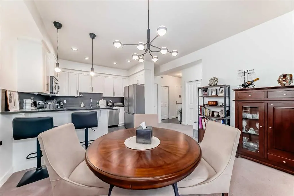 1005A Westmount Drive, #211