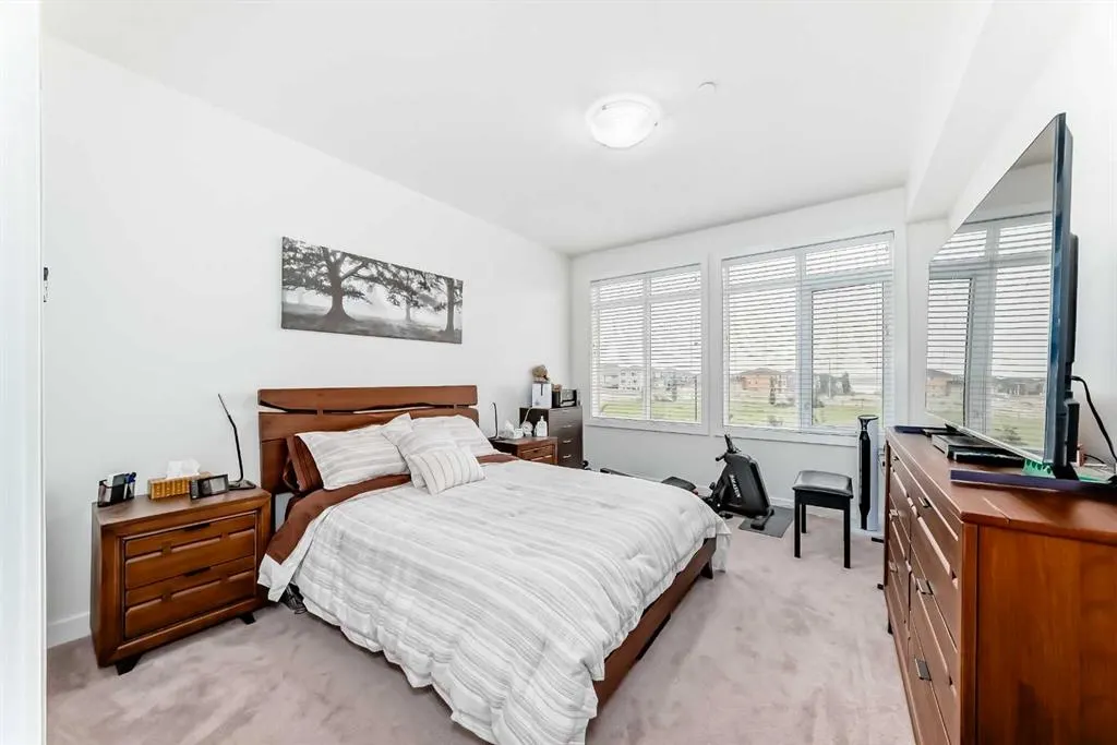 1005A Westmount Drive, #211