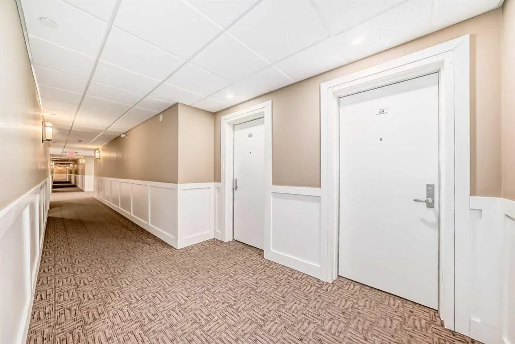 1005A Westmount Drive, #211