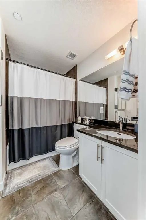 1005A Westmount Drive, #211