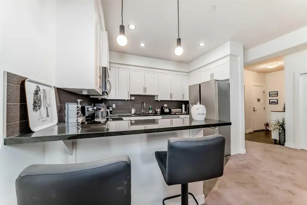1005A Westmount Drive, #211