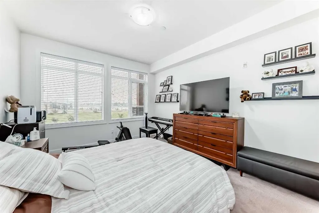 1005A Westmount Drive, #211